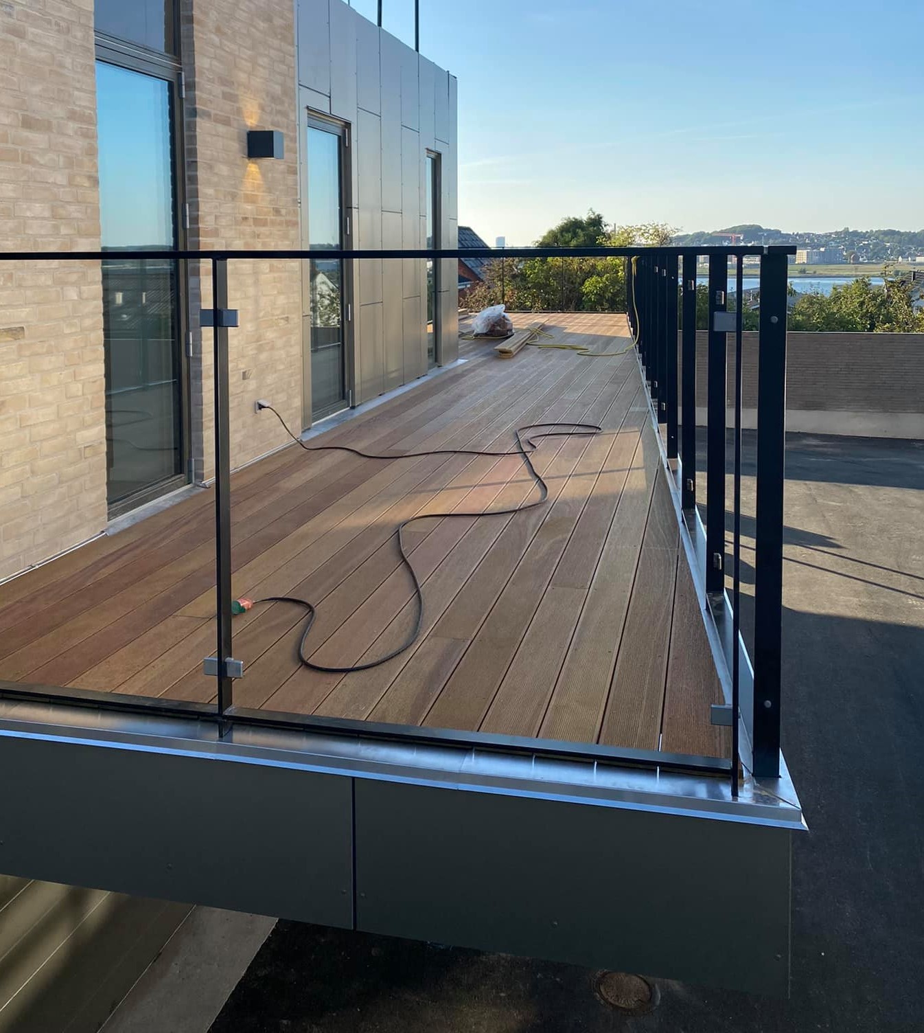 241642389 4483506658403560 5760923835375716635 N